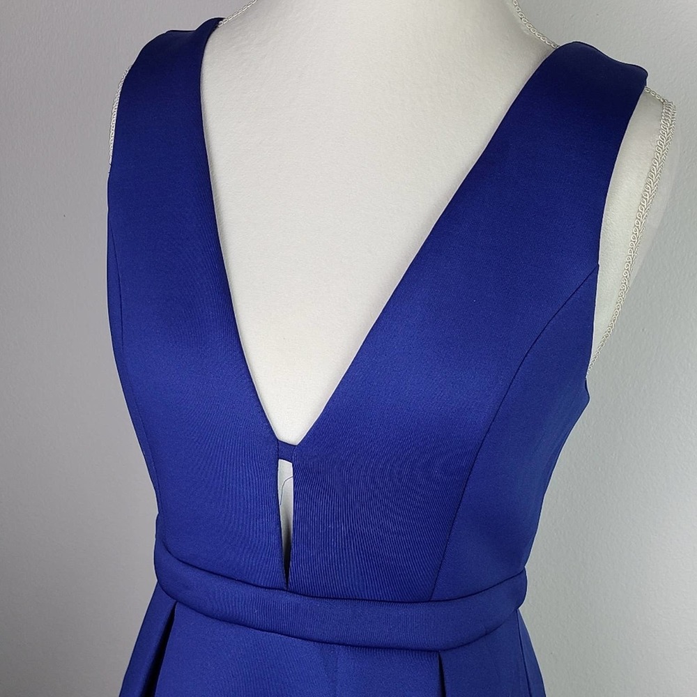 NWT | SAN JOY | DEEP V-NECK DRESS - Picture 5 of 13